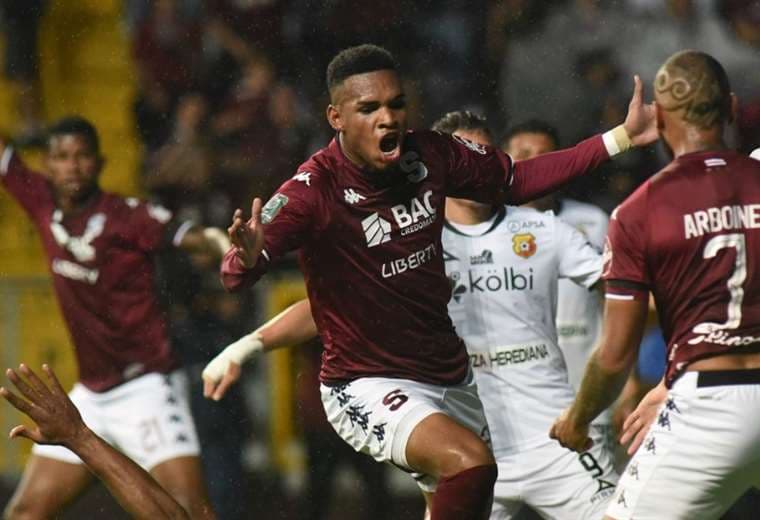 Orlando Sinclair. Saprissa