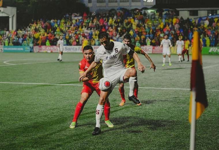 Mariano Torres. Prensa Saprissa