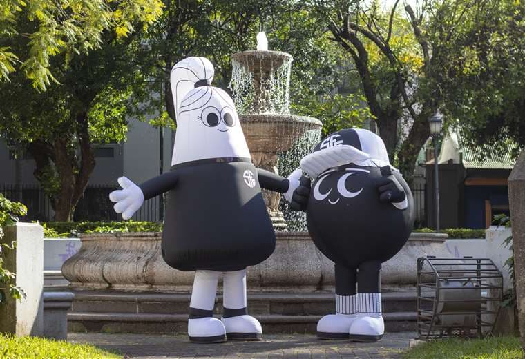 Alba y Albo son las mascotas de Sporting.