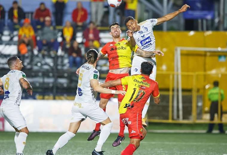 Herediano vs. Cartaginés.