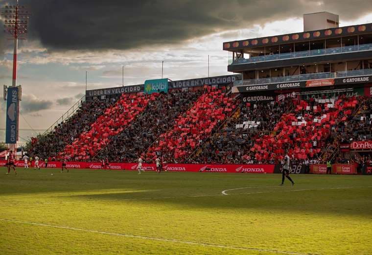 Despedida de Bryan Ruiz.