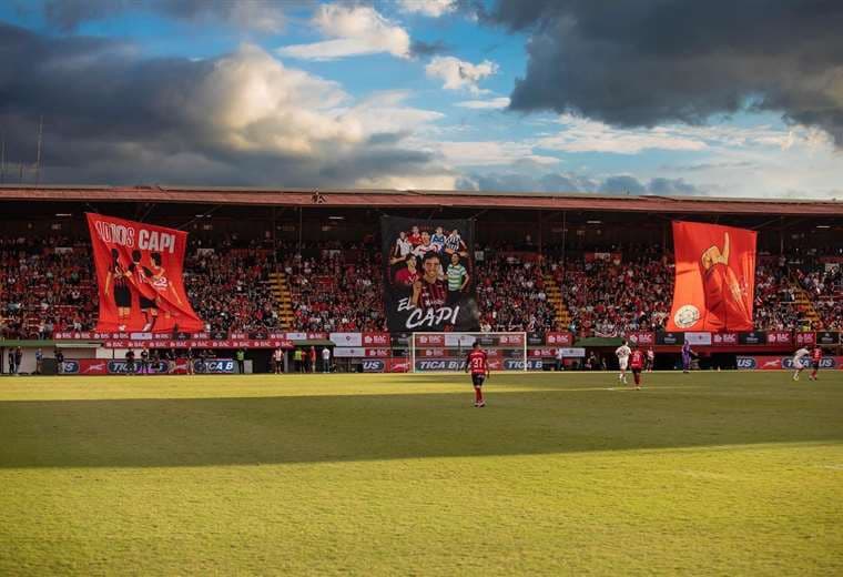 Despedida de Bryan Ruiz.