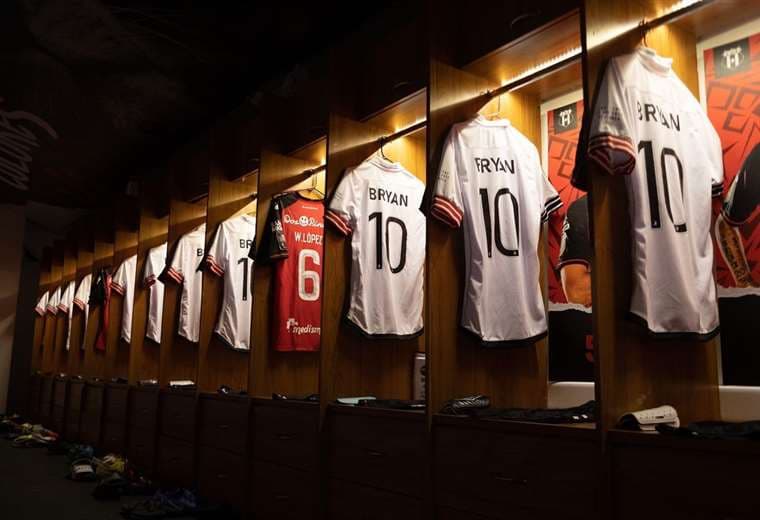 Despedida de Bryan Ruiz.