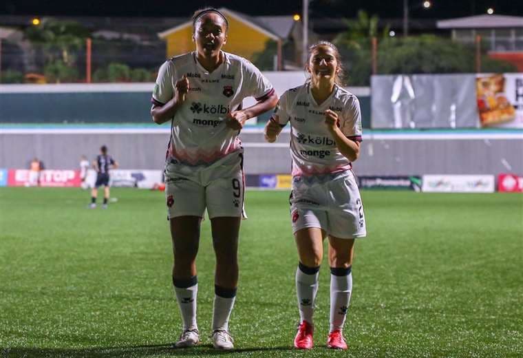 Alajuelense en la final.