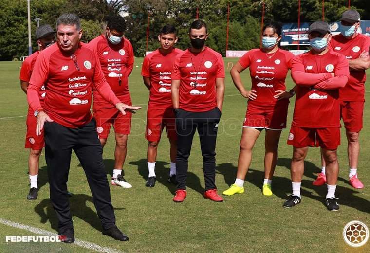 Cuerpo técnico de Luis Fernando Suárez.