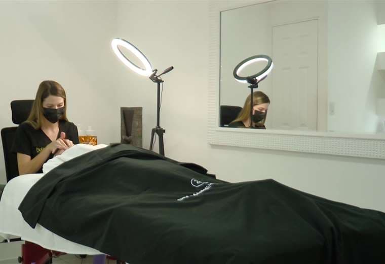 Realice una limpieza profunda en su rostro con un hidrofacial