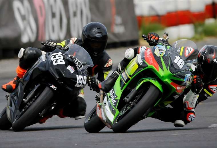 Campeonato de Motovelocidad. Armando Calderón