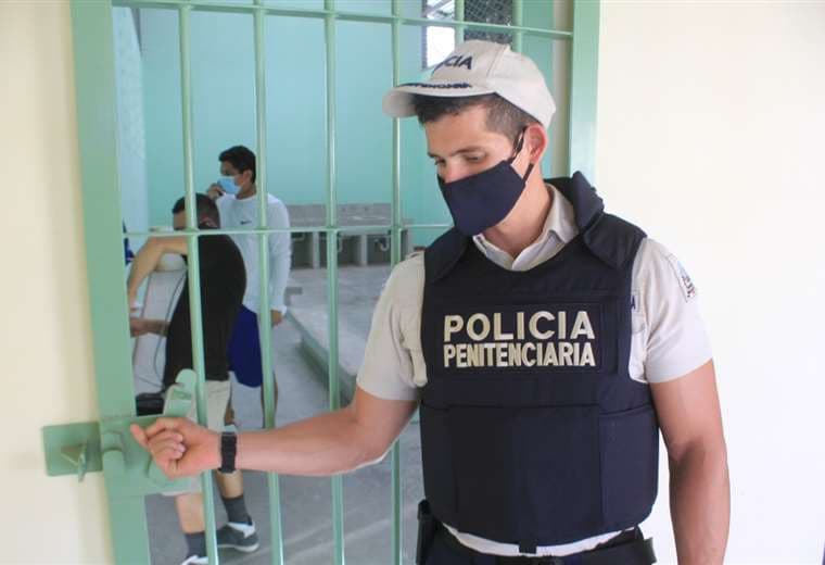 300 privados de libertad atendidos por brote de diarrea en cárcel de Alajuela