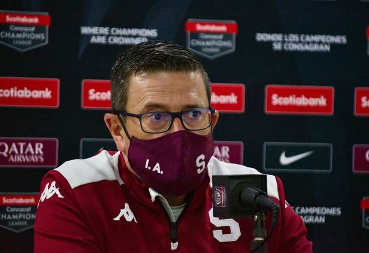 Iñaki Alonso, técnico de Saprissa, previo al juego ante Pumas. Foto: Prensa Saprissa