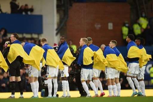 Así salieron los jugadores del Everton para enfrentar al Manchester City. Foto: AFP