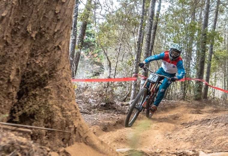 Ian Woodbridge. Jame Thames-Asociación de Ciclismo de Descenso