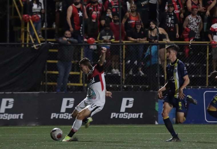 Alajuelense visitó a Guadalupe en el Colleya Fonseca.