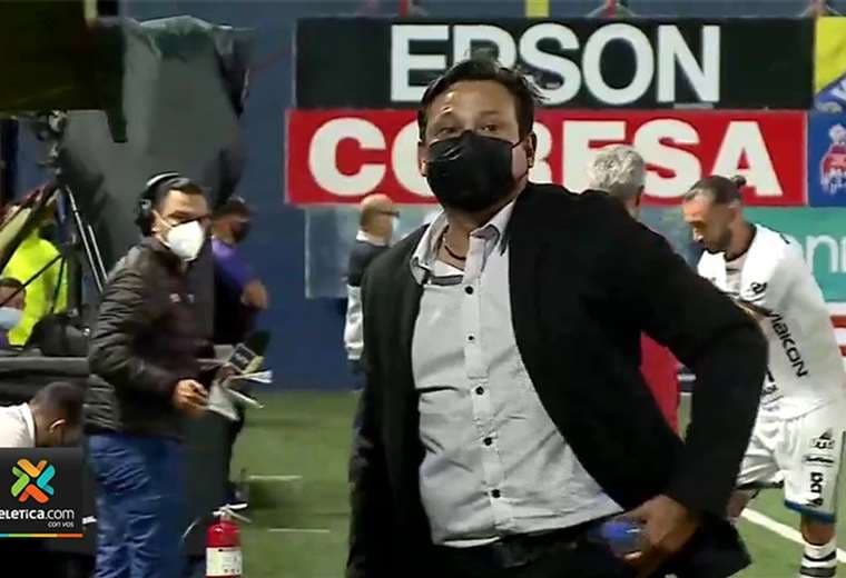 Jeaustin Campos, técnico de Saprissa.
