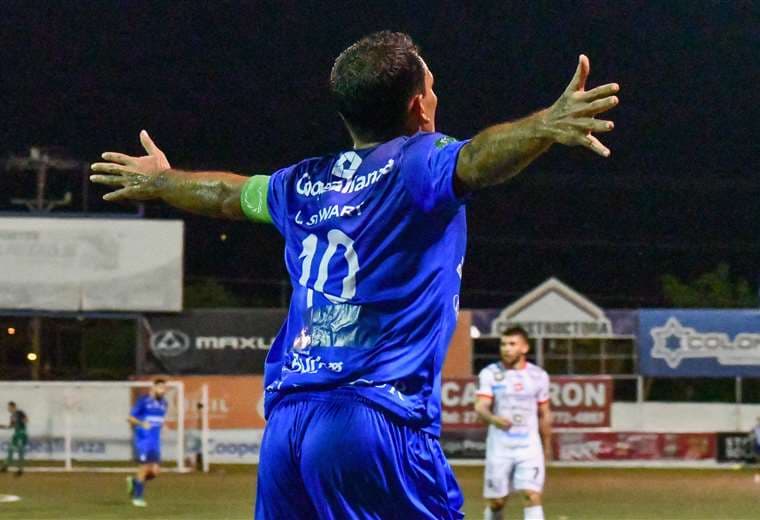 Luis Stwart Pérez. Prensa PZ