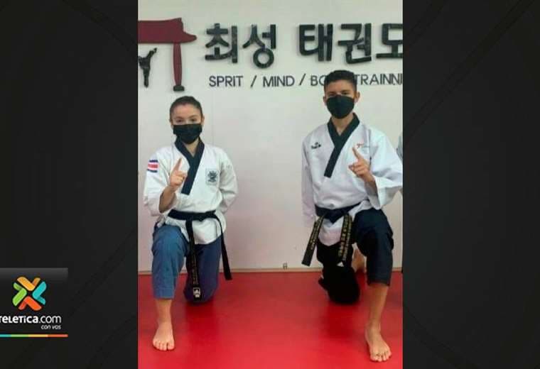 Taekwondistas Valeria Núñez y Alejandro Román.