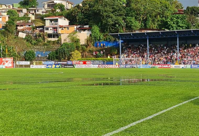 Juego Grecia-Saprissa está suspendido.