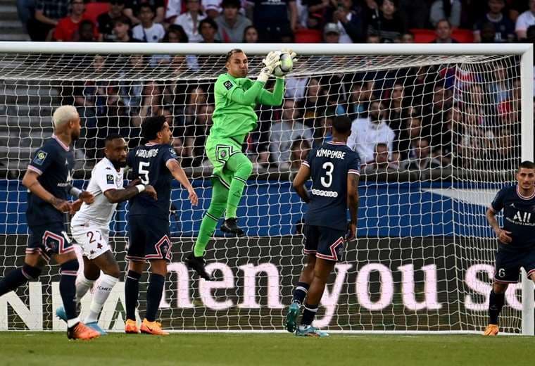 Keylor Navas fue titular en el último partido de la temporada del PSG.