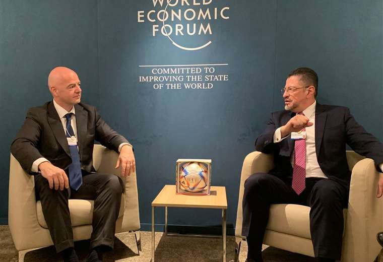 Rodrigo Chaves se reunió con Gianni Infantino.