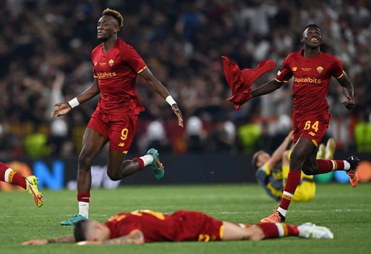 Roma ganó la Conference League.