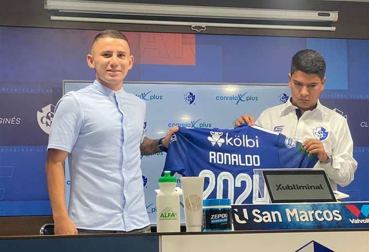 Ronaldo Araya renovó hasta el 2024.