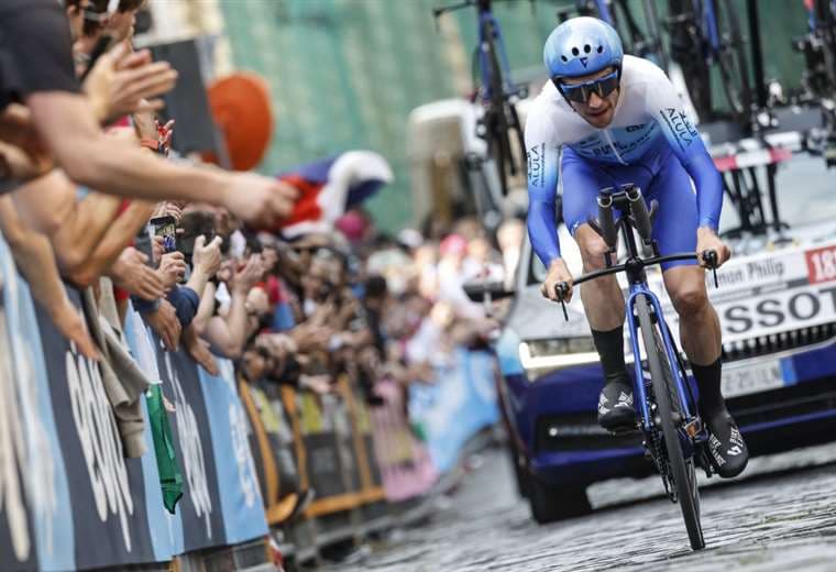 Simon Yates ganó la contrarreloj del Giro este sábado.
