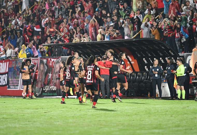 Alajuelense femenino. LDA