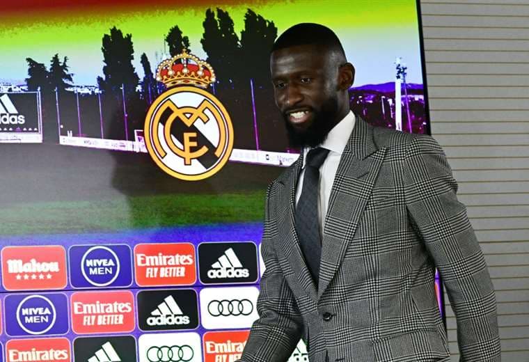 Antonio Rüdiger fue presentado este lunes.