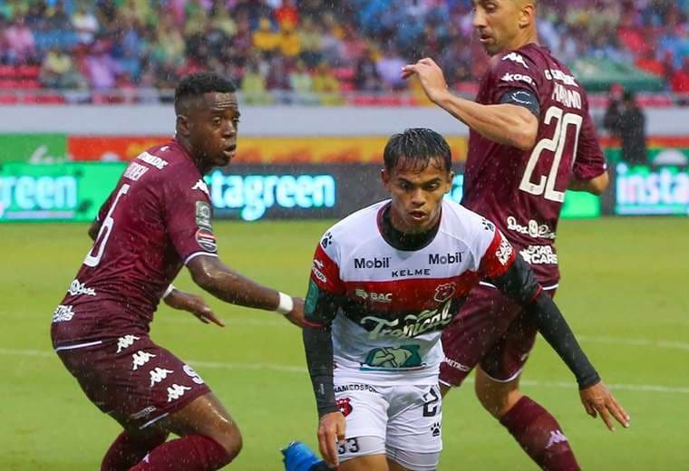 Saprissa-Alajuelense. LDA