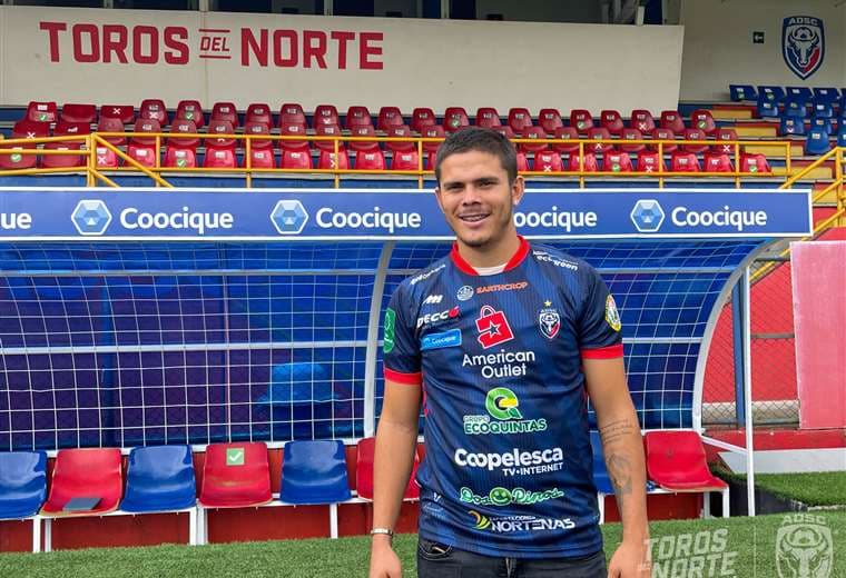 Suhander Zúñiga se incorporó a San Carlos.