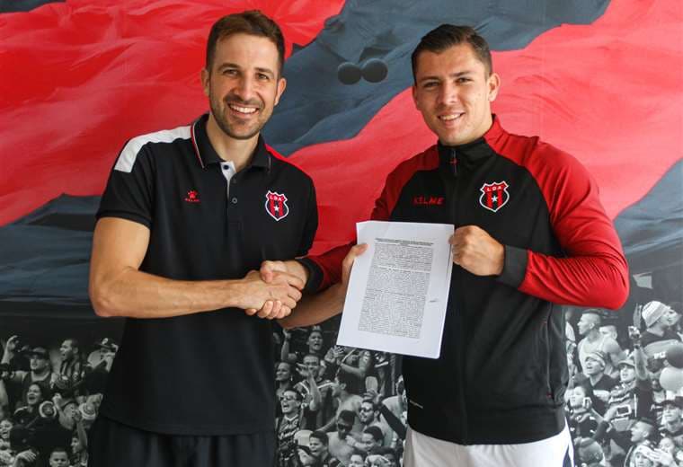 Carlos Mora, Alajuelense.