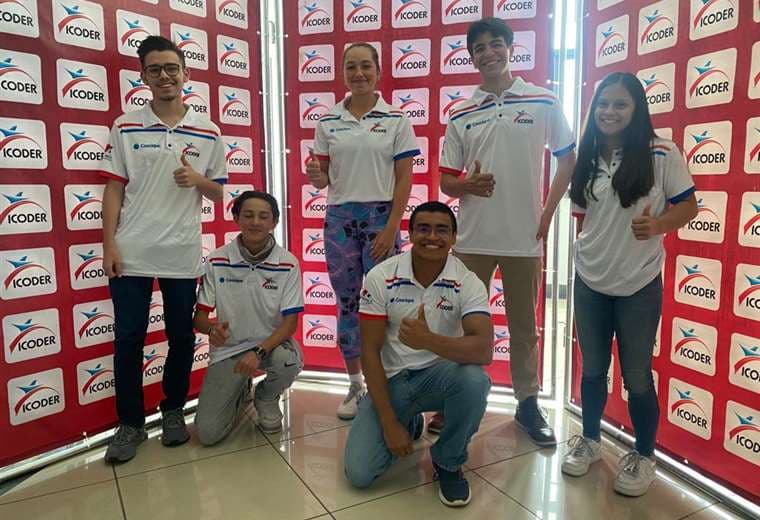 Icoder entregó nuevas becas este jueves.