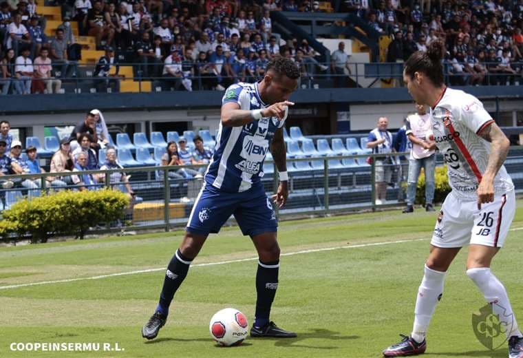 Cartaginés - Puntarenas FC.