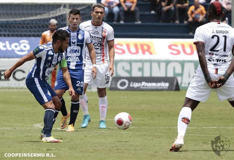 Cartaginés - Puntarenas FC.