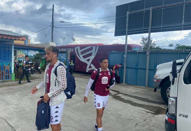 Javon East y Luis Paradela aún no cuentan con el permiso de trabajo.