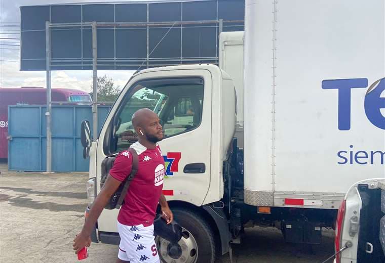 Javon East y Luis Paradela aún no cuentan con el permiso de trabajo.