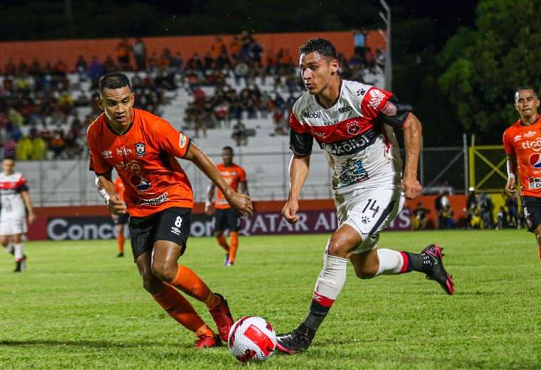 Águila ante Alajuelense/Prensa LDA