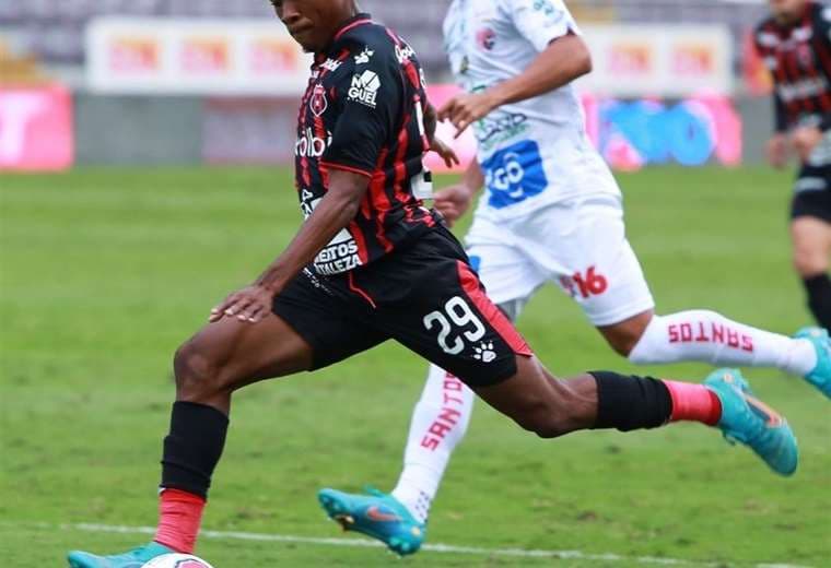 Samir Félix, jugador hondureño de Alajuelense.