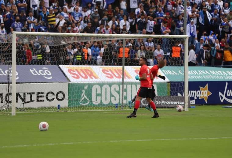 ¿Leonel Moreira o Miguel Ajú? Wardy Alfaro explica sin tapujos cómo se define quién es titular