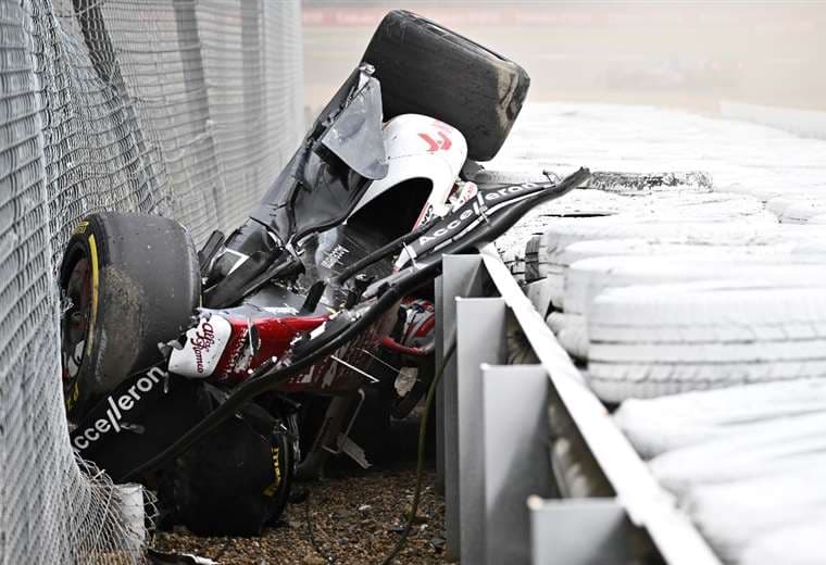 Piloto chino Guanyu Zhou se accidentó este domingo en la Fórmula Uno.
