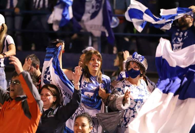 Celebración en el Fello Meza en el agónico gol de Cartaginés. Foto: José Fernando Araya