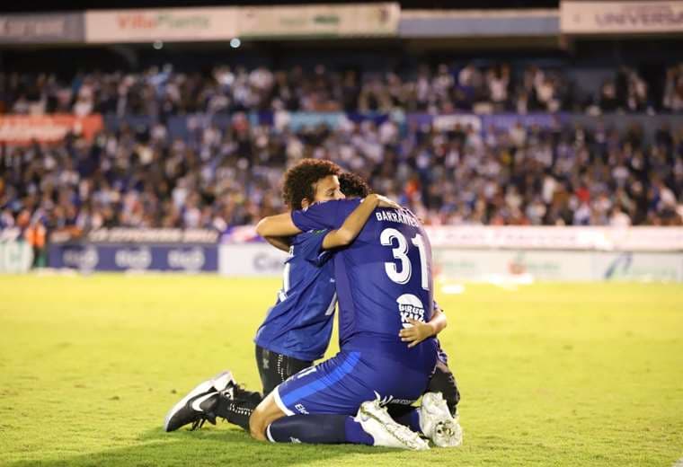 Celebración en el Fello Meza en el agónico gol de Cartaginés. Foto: José Fernando Araya