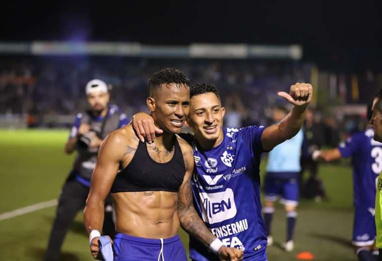 Celebración en el Fello Meza en el agónico gol de Cartaginés. Foto: José Fernando Araya