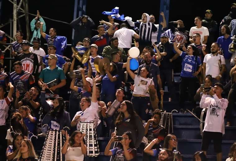 Celebración en el Fello Meza en el agónico gol de Cartaginés. Foto: José Fernando Araya