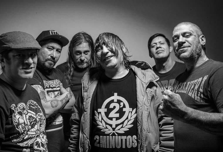 2 Minutos. Facebook de la banda