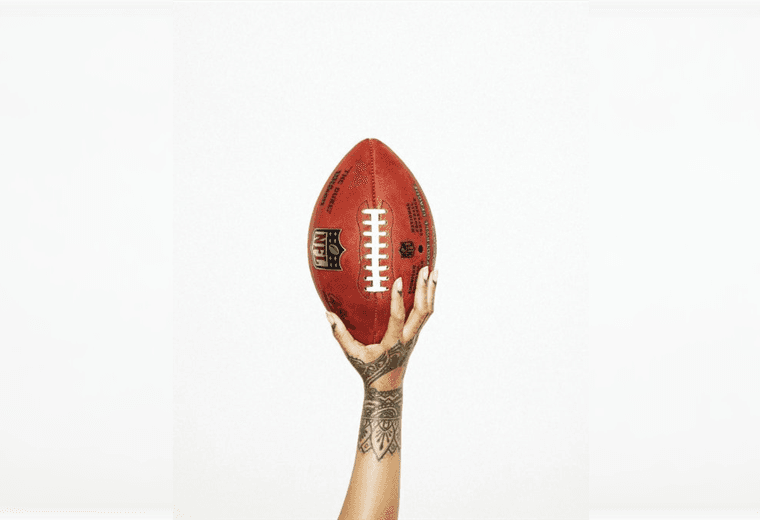 Rihanna protagonizará el show de medio tiempo del Superbowl.