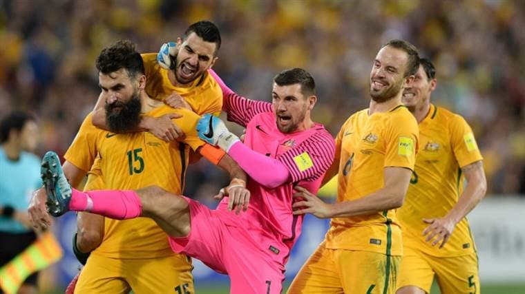 Selección de Australia celebra su clasificación al Mundial de Rusia 2018 |FIFA.com