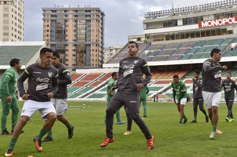 Entrenamiento de Bolivia en el estadio Hernando Siles de La Paz.|AFP