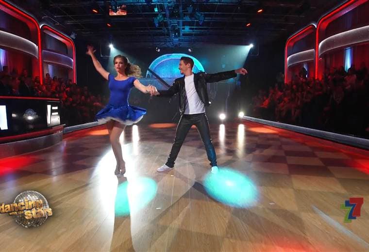 Viviana Calderón bailó jive en la sexta gala de la quinta temporada de Dancing With The Stars
