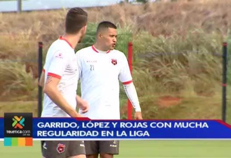 Los tres futbolistas hondureños se ganaron el respeto y cariño de la afición manuda