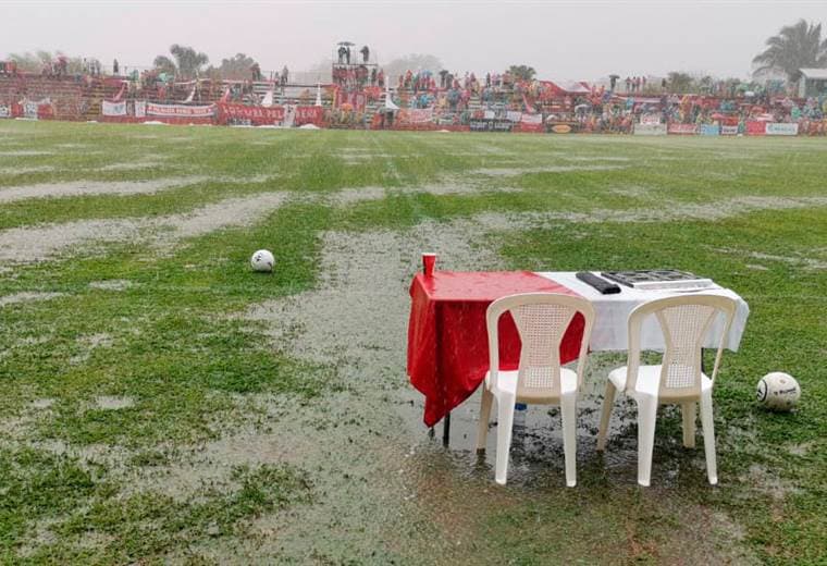 Así luce el estadio de Palmares, afectado por la lluvia - CARLOS CHICHILLA